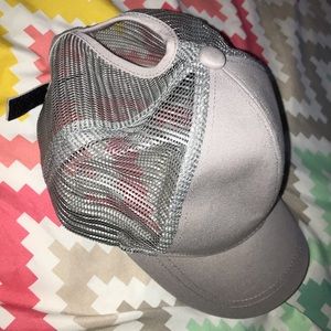 baseball cap with ponytail hole